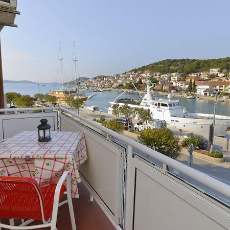 Apartments Ive - With Sea View Tisno Exterior foto