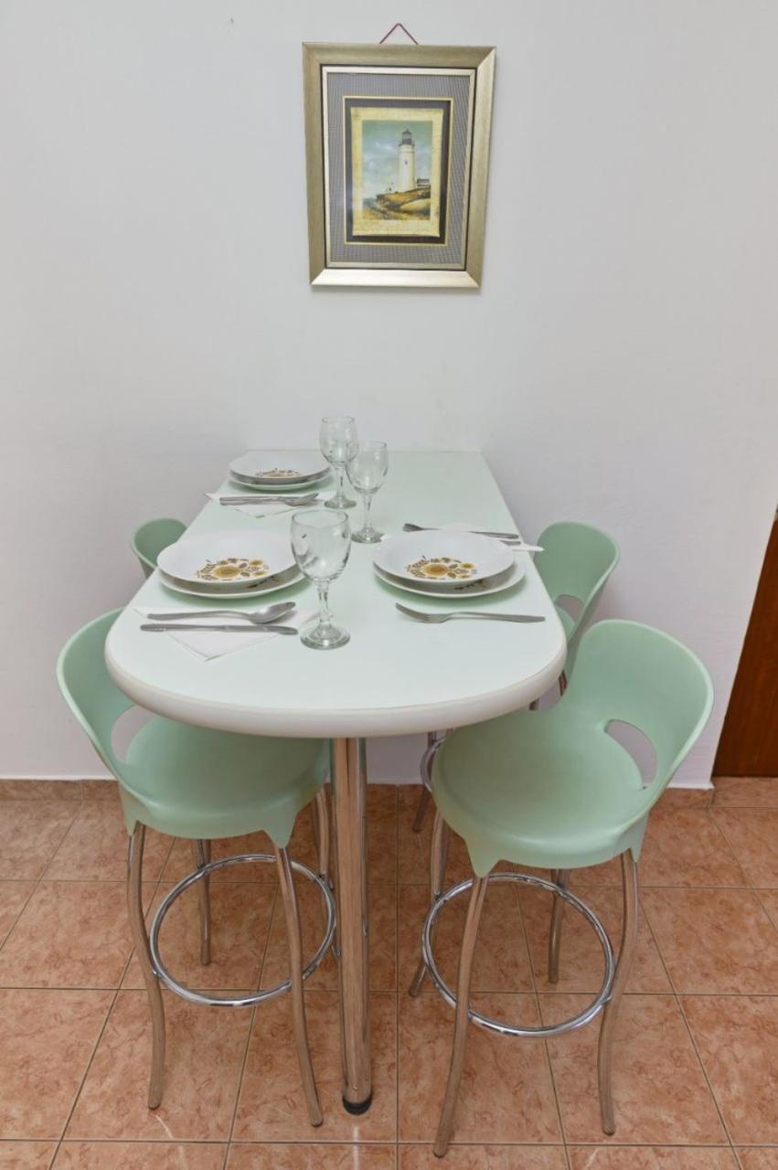 Apartments Ive - With Sea View Tisno Exterior foto